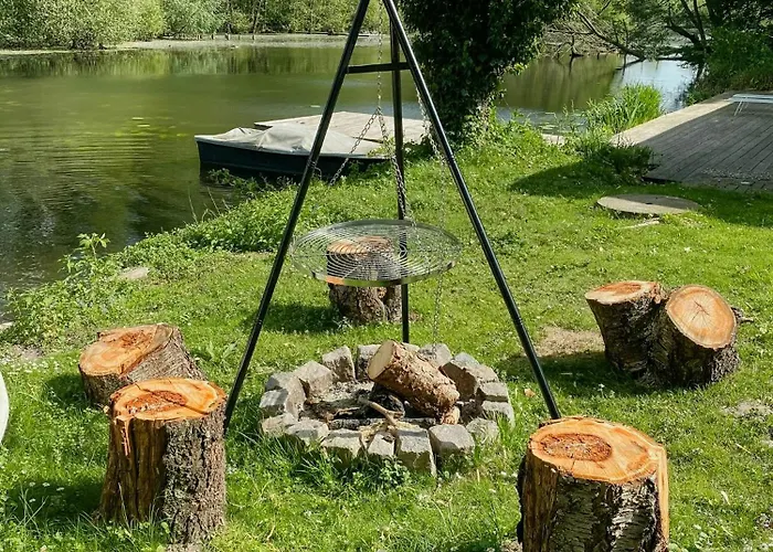 Vakantiehuis House With Private Dock At Nature Reserve *