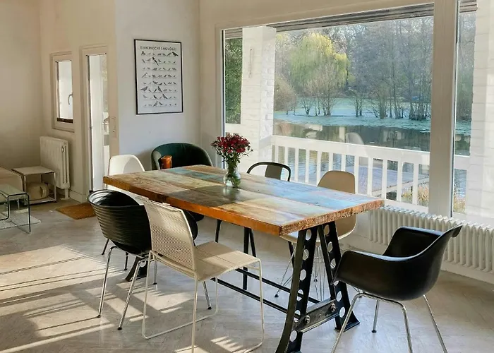 Vakantiehuis House With Private Dock At Nature Reserve *