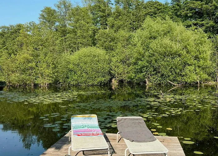 Vakantiehuis House With Private Dock At Nature Reserve